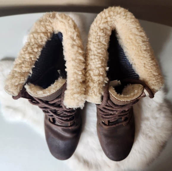 UGG Uptown Zea Brown Leather Shearling Wedge Boots-Size 9 - Picture 3 of 15